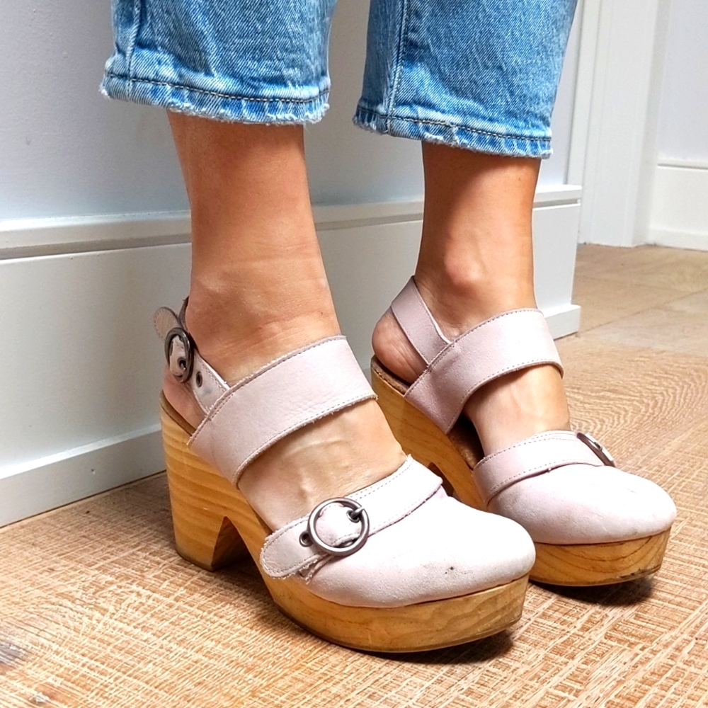 Free People pink circle clogs SOLD